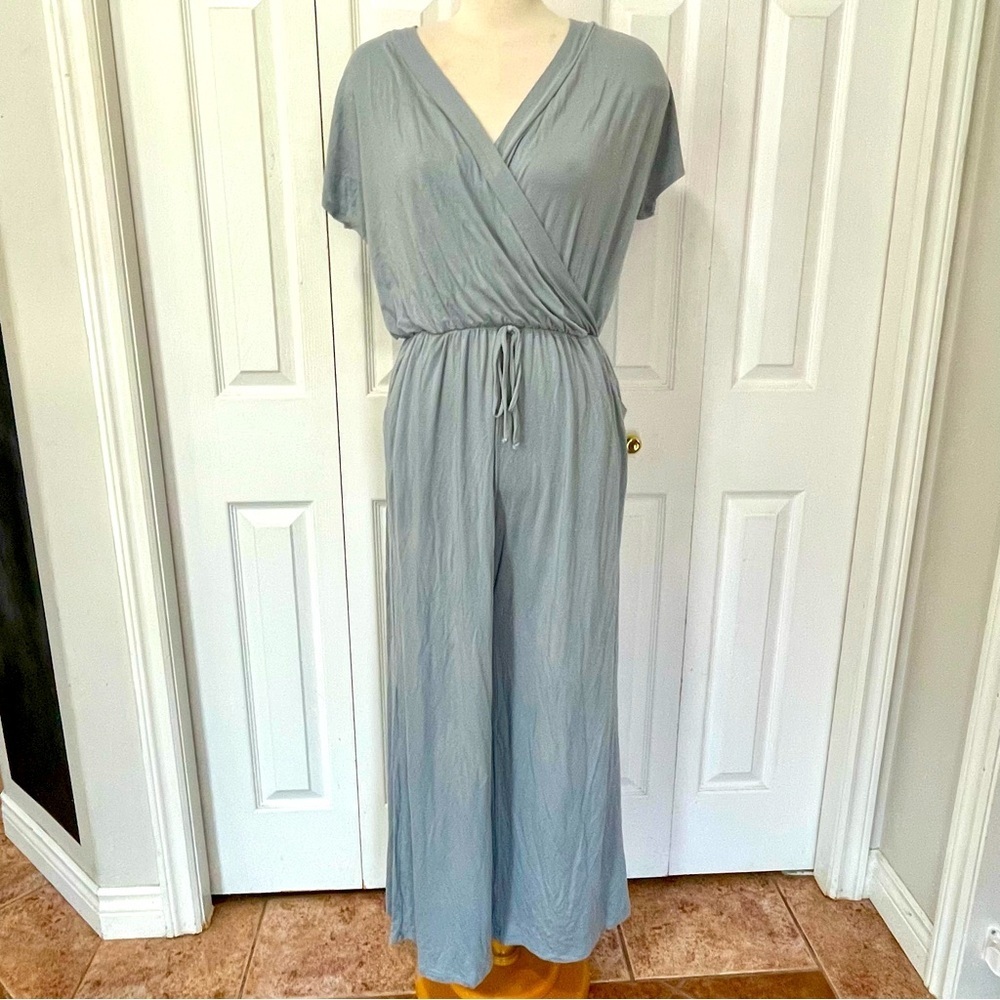 Annabelle Light Gray Wrap Top tie waist short sleeve Jumpsuit Medium